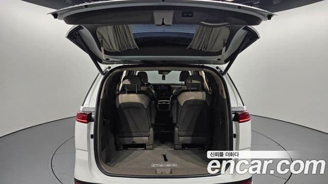 Kia Carnival 2021 — фото 20 из 20