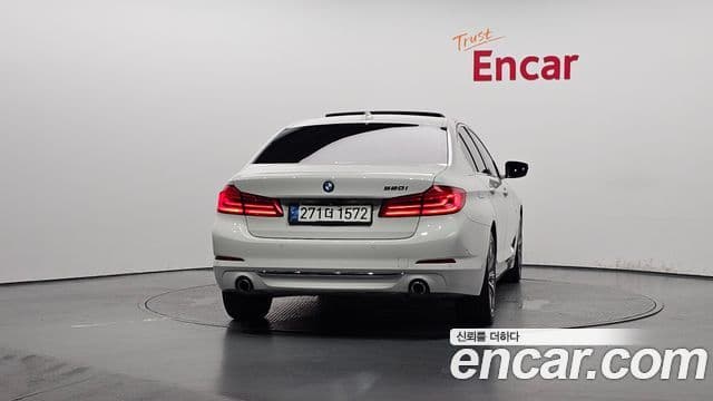 BMW 5 Series 2018 — ფოტო 4/20