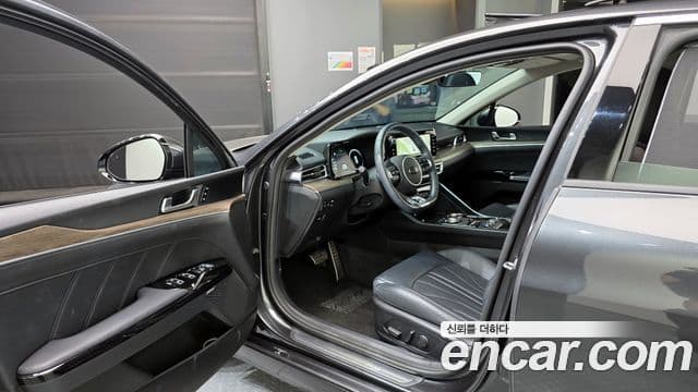 Kia K5 2020 — ფოტო 7/20