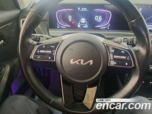 Kia Seltos 2022 — Şəkil 19/20