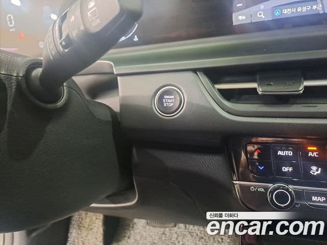 Kia Seltos 2022 — Şəkil 17/20