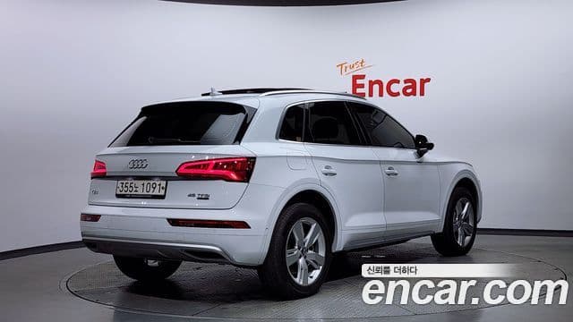 Audi Q5 2020 — Şəkil 2/20