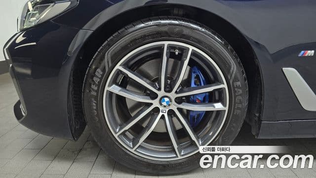 BMW 5 Series 2023 — ფოტო 5/20