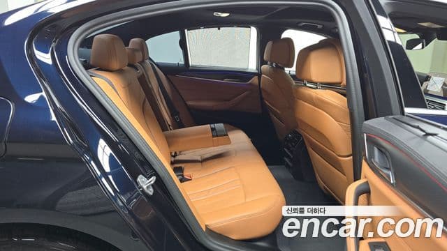 BMW 5 Series 2023 — ფოტო 12/20