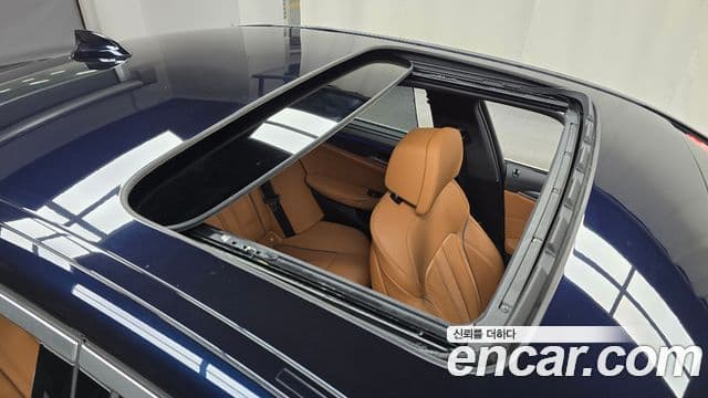 BMW 5 Series 2023 — ფოტო 17/20