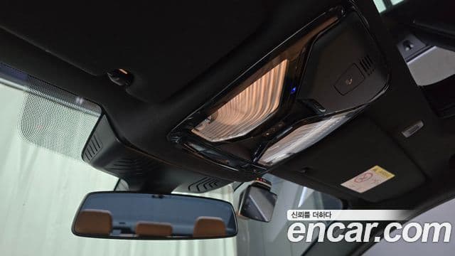 BMW 5 Series 2023 — ფოტო 18/20