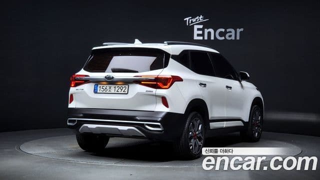 Kia Seltos 2021 — ფოტო 2/20