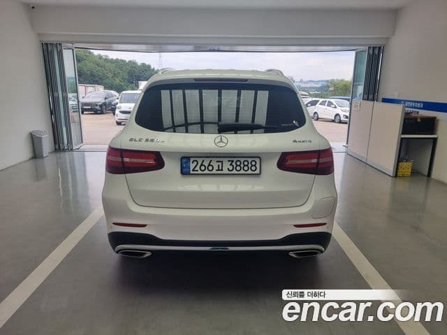 Mercedes-Benz GLC-Class 2019 — Şəkil 2/19