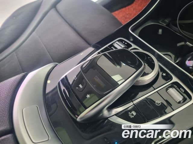 Mercedes-Benz GLC-Class 2019 — Şəkil 10/19