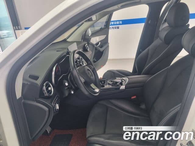 Mercedes-Benz GLC-Class 2019 — Şəkil 6/19