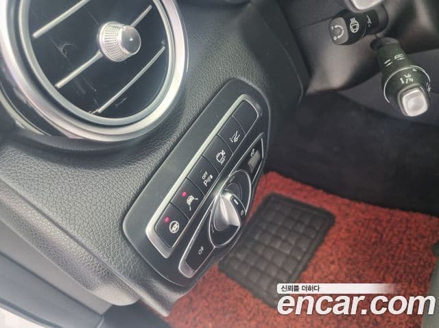 Mercedes-Benz GLC-Class 2019 — Şəkil 8/19