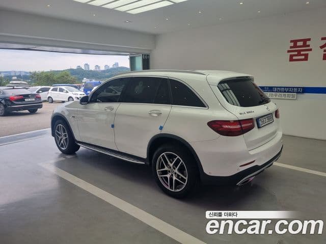 Mercedes-Benz GLC-Class 2019 — Şəkil 18/19