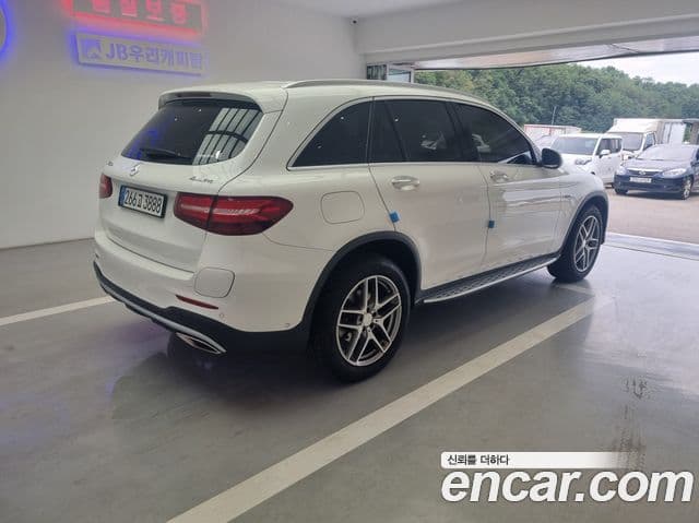 Mercedes-Benz GLC-Class 2019 — Şəkil 16/19