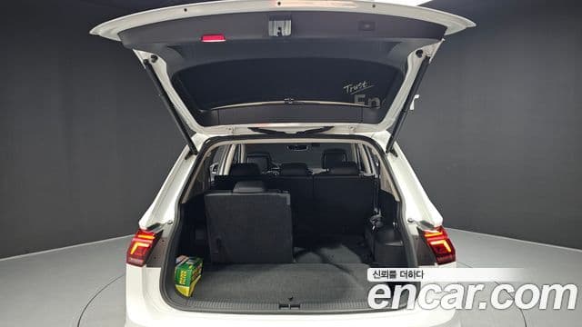 Volkswagen Tiguan Allspace 2023 — Şəkil 19/20