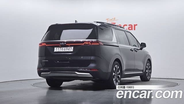 Kia Carnival 2023 — ფოტო 2/20