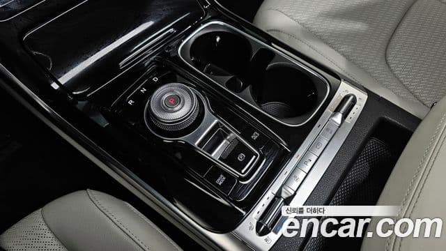 Kia Carnival 2023 — ფოტო 9/20