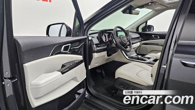 Kia Carnival 2023 — ფოტო 11/20