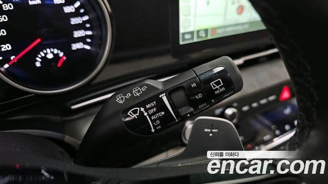 Kia Carnival 2023 — ფოტო 17/20