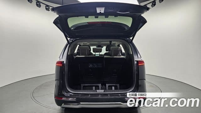 Kia Carnival 2023 — ფოტო 20/20