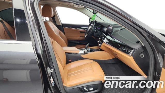BMW 5 Series 2019 — ფოტო 11/20