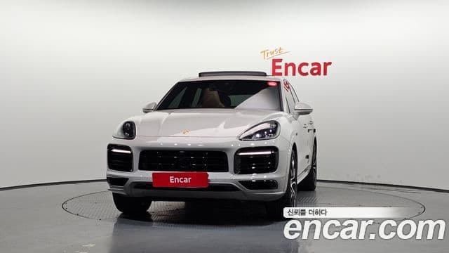 Porsche Cayenne 2021 — ფოტო 3/20