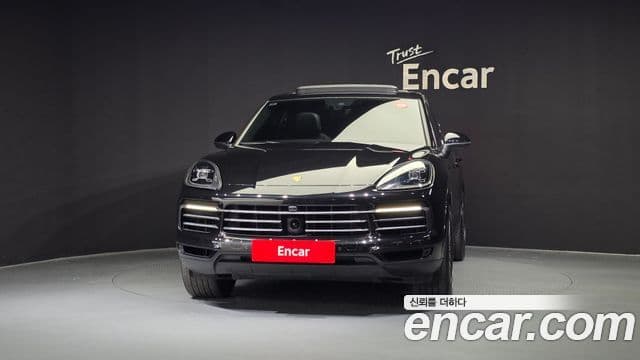 Porsche Cayenne 2023 — ფოტო 3/20
