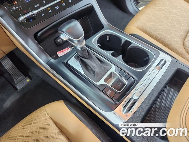 Kia Carnival 2021 — Şəkil 17/20