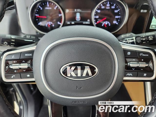 Kia Carnival 2021 — Şəkil 18/20