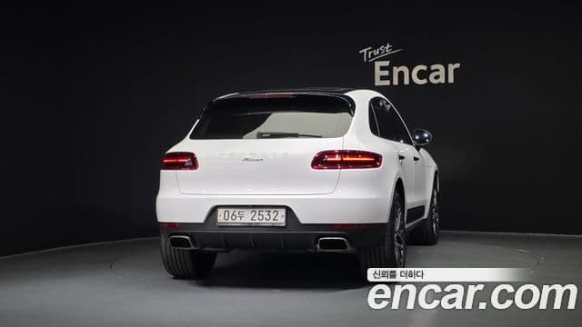 Porsche Macan 2018 — Şəkil 7/20
