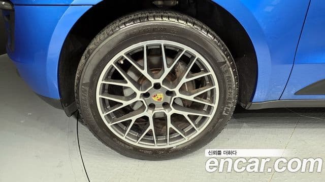 Porsche Macan 2018 — Şəkil 12/20