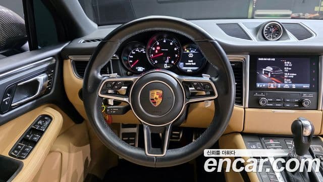 Porsche Macan 2018 — Şəkil 19/20
