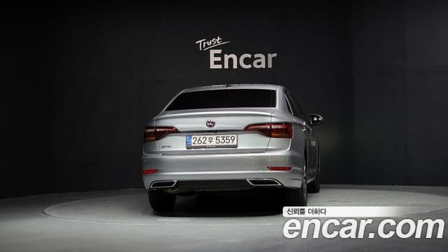 Volkswagen Jetta 2021 — Şəkil 4/20