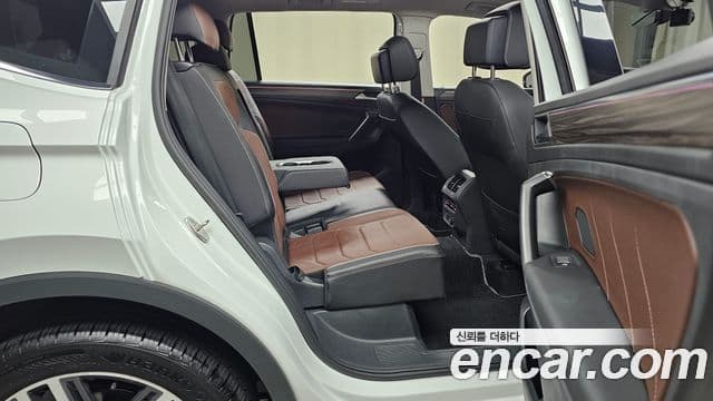 Volkswagen Tiguan Allspace 2023 — фото 12 из 20