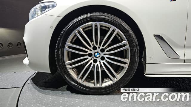 BMW 5 Series 2018 — Şəkil 5/20