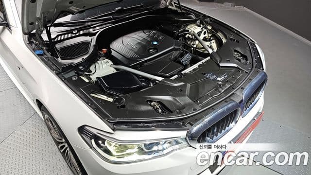 BMW 5 Series 2018 — Şəkil 6/20