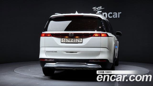 Kia Carnival 2020 — ფოტო 4/20