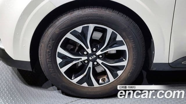 Kia Carnival 2020 — ფოტო 5/20