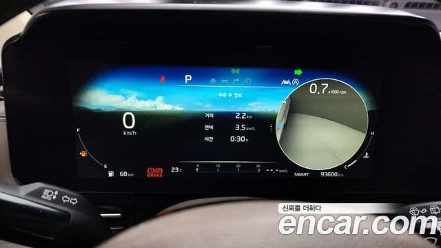 Kia Carnival 2020 — ფოტო 8/20