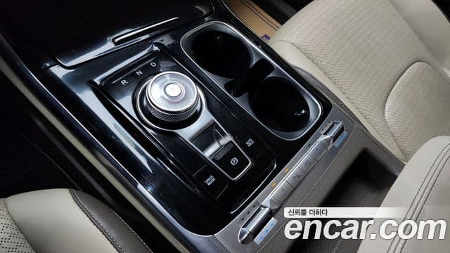 Kia Carnival 2020 — фото 9 из 20