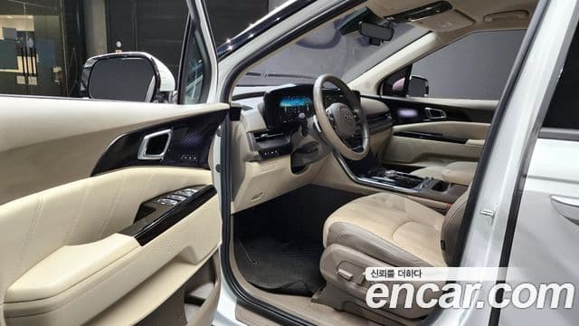 Kia Carnival 2020 — ფოტო 11/20