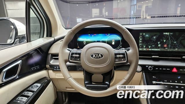 Kia Carnival 2020 — ფოტო 14/20
