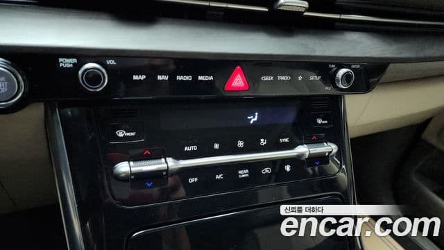 Kia Carnival 2020 — ფოტო 17/20