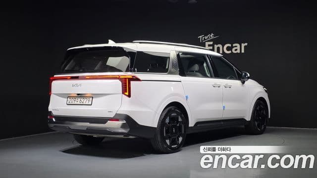 Kia Carnival 2024 — ფოტო 2/20