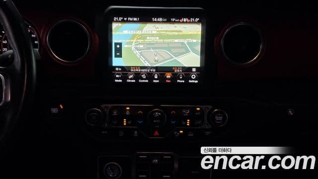 Jeep Gladiator 2022 — Photo 17/20