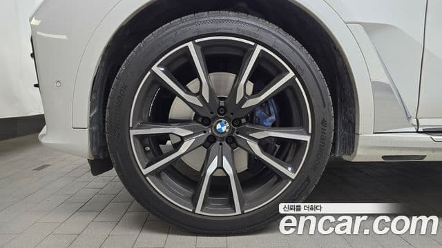 BMW X7 2021 — ფოტო 5/20