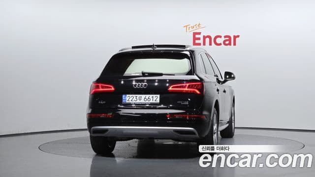 Audi Q5 2020 — ფოტო 4/20