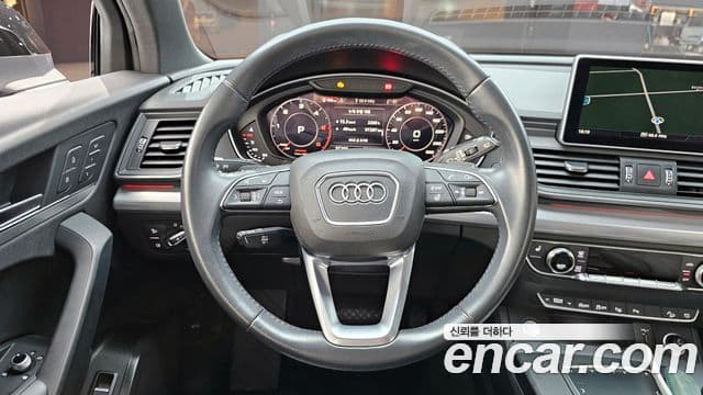 Audi Q5 2020 — ფოტო 13/20