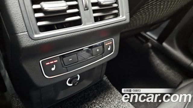 Audi Q5 2020 — ფოტო 17/20