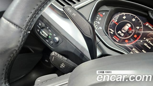Audi Q5 2020 — ფოტო 18/20