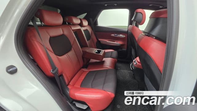 Genesis GV70 2022 — ფოტო 19/20